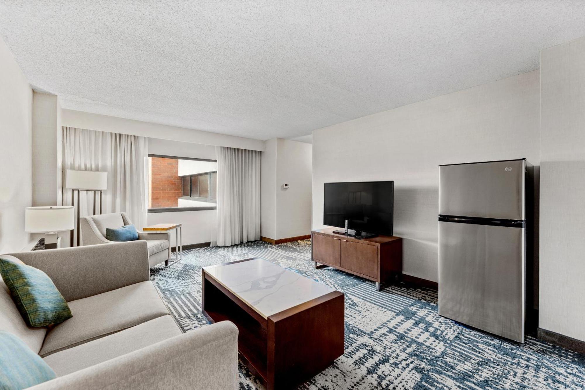 Hotel Delta By Marriott Mount Pleasant Racine