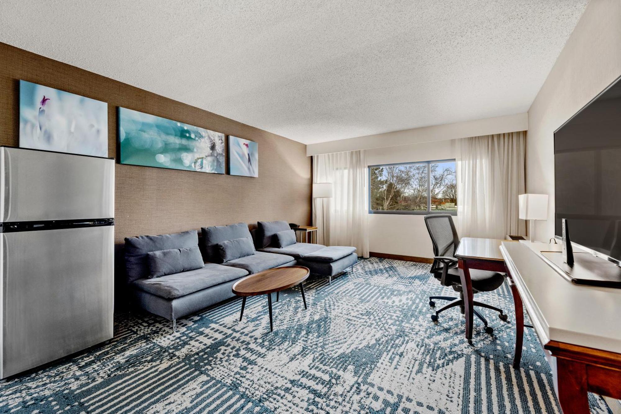 Hotel Delta By Marriott Mount Pleasant Racine