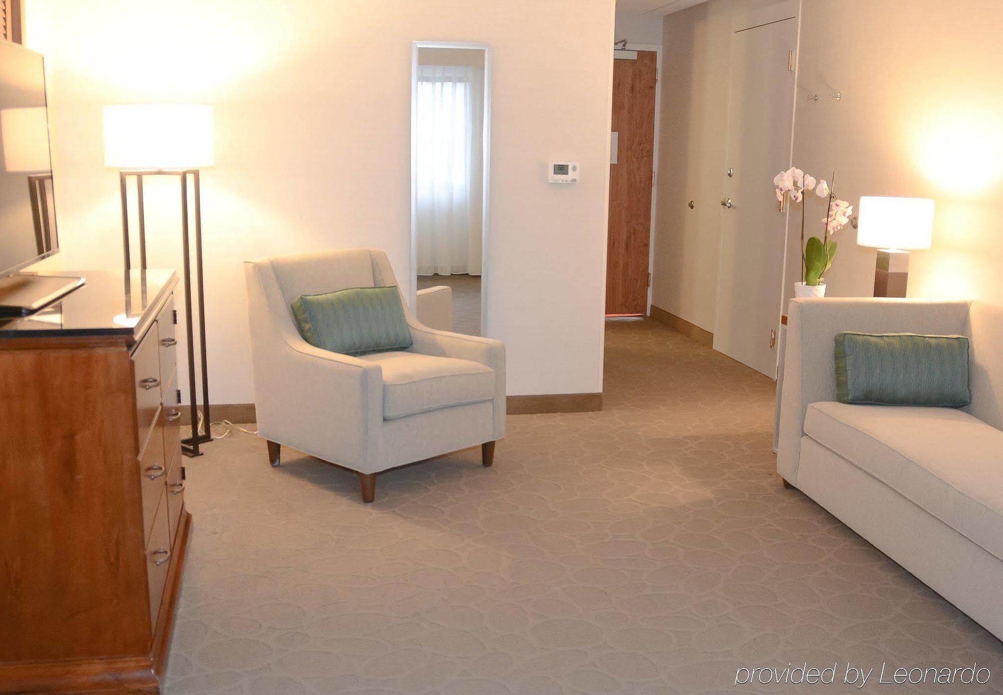 Delta By Marriott Mount Pleasant Hotel 3*