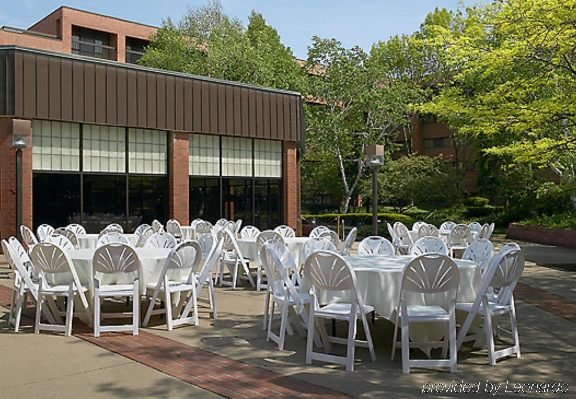 Delta By Marriott Mount Pleasant Hotel 3*